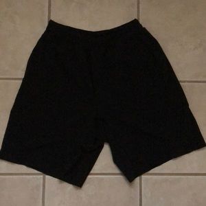 Men’s Lululemon shorts with pockets